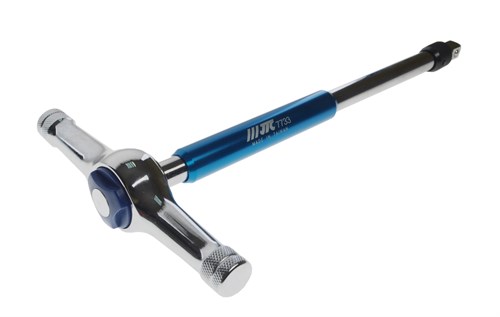JTC-7733 - Вороток 3/8" L=270х134мм T-образный торцевой трещеточный JTC - 
Специальный быстросъемный фиксирующийся удлинитель предназначен для предотвращения проскальзывания.
Трещоточный механизм для быстрого вращения.
Размер: 270*134 мм.
Тип: 3/8" Dг JTC-7733 - фото 16683036