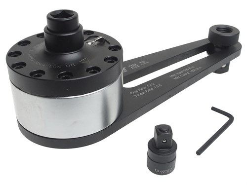 JTC-7839 - Мультипликатор 1/2"F x 3/4"M для усиления крутящего момента до 1500Нм JTC - Описание

Прецизионное устройство для достижения высоких крутящих моментов, кратно передаточному отношению.
Предназначен для ручной работы с резьбовыми соединениями. JTC-7839 - фото 16683294