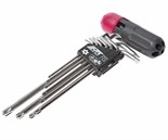 JTC-3924 - Набор ключей TORX T10Н-Т50H Г-образных с отверстием 9 предметов JTC - 
  Инструмент изготовлен из стали марки SNCM8660.
  Длинная часть ключа предназначена для работы в труднодоступных местах, а также служит для увеличения крутящего момента.
 JTC-3924