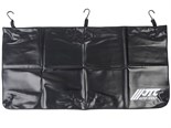JTC-7958 - Накидка на крыло защитная 1150х550мм крючки JTC - 
Материал: мягкая искусственная кожа.
Защитная накладка оборудована крючками, универсальна для использования на любом транспортном средстве, особенно для алюминиевого крыла.
Размер: 1150 х 550 м JTC-7958