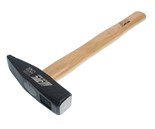 JTC-523305 - Молоток 0.500кг слесарный деревянная ручка гикори JTC - 
Рукоятка изготовлена из HICOLI.
Размеры рабочей части: 27 х 27 х 118 мм.
Масса: 600 гр.
Длина: 320 мм. JTC-523305