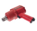 JTC-7660 - Гайковерт пневматический 1'' 2102Нм 6000об/мин. 90-120PSI ударный JTC - 
Максимальный крутящий момент: 2102 Н*м.
Скорость вращения: 6000 об/мин.
Размер воздушного штуцера: 3/8".
Рабочее давление: 90-120 psi.
Ударный механизм: Twin hammer.
Длина JTC-7660