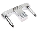 JTC-4060 - Фиксатор маховика (MERCEDES 112) JTC - 
  Применяется для фиксации маховика при откручивании/вкручивании центрального болта шкива коленвала.
  Применение: Мерседес (Mercedes-Benz) M102, М112, М113, М137, М155, М156, М272, М273.
  Оригинальны JTC-4060