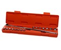 JTC-7310 - Набор головок торцевых 3/8" мини 16 предметов JTC - 
Головка с воротком (ультракороткая конструкция, 450 мм);
Комплектация:
  
    14 шт. шестигранных головок на 17 мм: 8, 9, 10, 11, 12, 13, 14, 15, 16, 17, 18, 19, 21, 22 мм;
    1 адаптер H17  JTC-7310 - фото 16689278