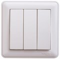 Выключатель 3-кл. СП W59 10А IP20 10AX в сборе бел. SE VS0510-351-18 404508 - фото 16758335