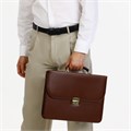 Портфель деловой, 38*4*28 см, отд на клапане, дл.ремень, коричневый 10462999 - фото 16935469 Портфель деловой, 38*4*28 см, отд на клапане, дл.ремень, коричневый 10462999 - фото 16935469