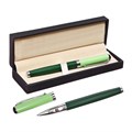 Ручка подарочная роллер в кожзам футляре Классика корпус зеленый/серебро 10562194 - фото 16936351